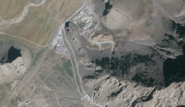 Οι Ιρανοί στην κατάπαυση του πυρός ανασκάπτουν τις υπόγειες πυραυλικές βάσεις που βομβαρδίστηκαν