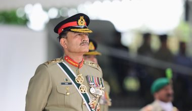 Ασίμ Μουνίρ: Γιατί ταξίδεψε εσπευσμένα στην Τεχεράνη ο αρχηγός του πακιστανικού Στρατού