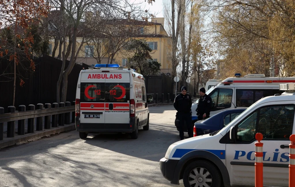 Νέο μακελειό σε σχολείο της Τουρκίας: Αναφορές για νεκρούς & δεκάδες τραυματίες – Τους μάζευαν ασθενοφόρα (βίντεο)