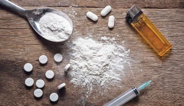 Χειροπέδες σε γιατρό στην Αθήνα που έγραφε συνταγές για ναρκωτικά σε ασθενείς του