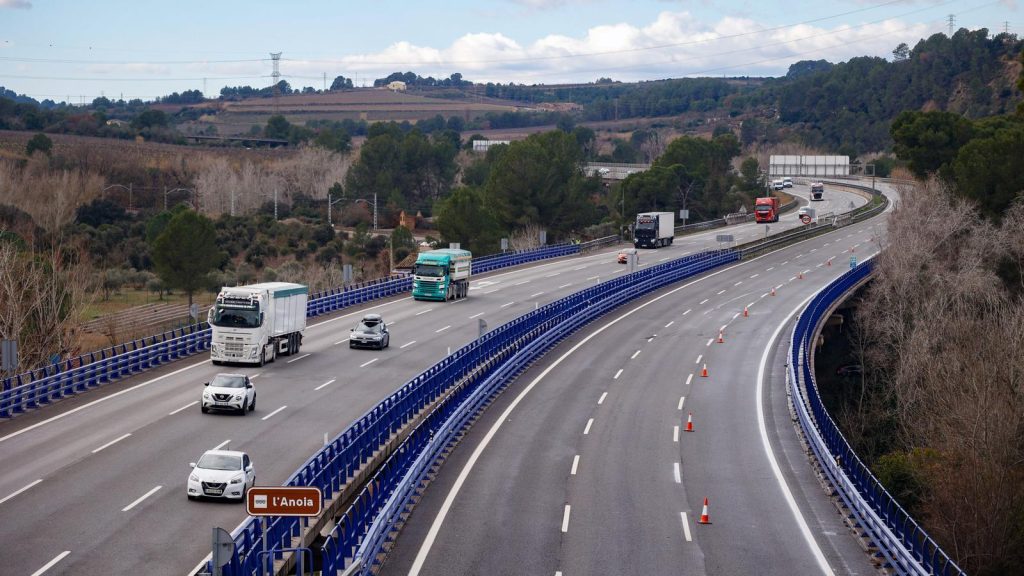 Ισπανία: Ο δρόμος AP-7 θα είναι ο πρώτος στην Ευρώπη με Al έλεγχο στο όριο ταχύτητας (βίντεο)