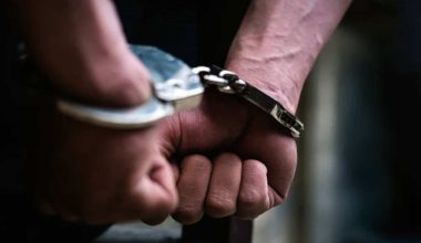 Χειροπέδες σε αλλοδαπό στον Έβρο που προσπάθησε να φέρει παράνομους μετανάστες στην ενδοχώρα