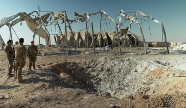 Σκηνές από τις πυραυλικές ιρανικές επιθέσεις που κατέστρεψαν τις αμερικανικές βάσεις στην Μέση Ανατολή