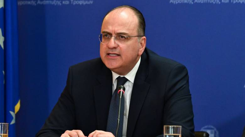 O Μ.Λαζαρίδης μετά τον σάλο που προκάλεσε ομολογεί την απάτη αλλά δεν… παραιτείται