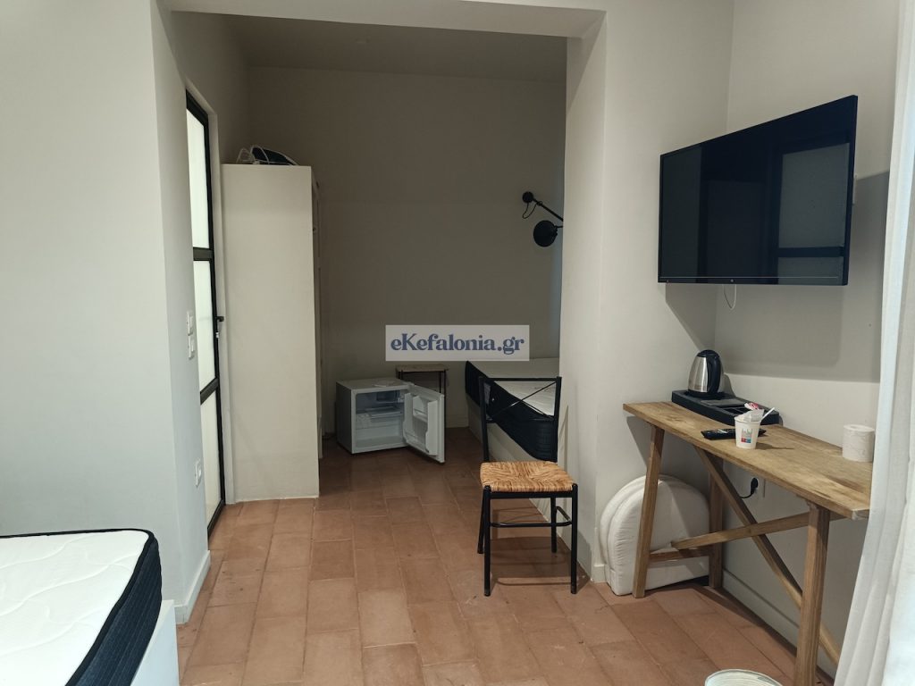 Θάνατος 19χρονης στην Κεφαλονιά: Δείτε εικόνες μέσα από το δωμάτιο – Την Παρασκευή η κηδεία της Μυρτούς