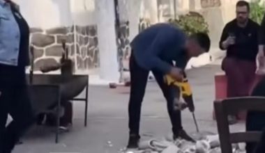 Χαμός σε γλέντι στην Εύβοια: Τελείωσαν τα πιάτα και άρχισαν να σπάνε… λεκάνες (βίντεο)