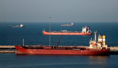 Οι ΗΠΑ επικαλούνται το «δικαίωμα του πολέμου» για να ξεκινήσουν νηοψίες σε 570 τάνκερ!