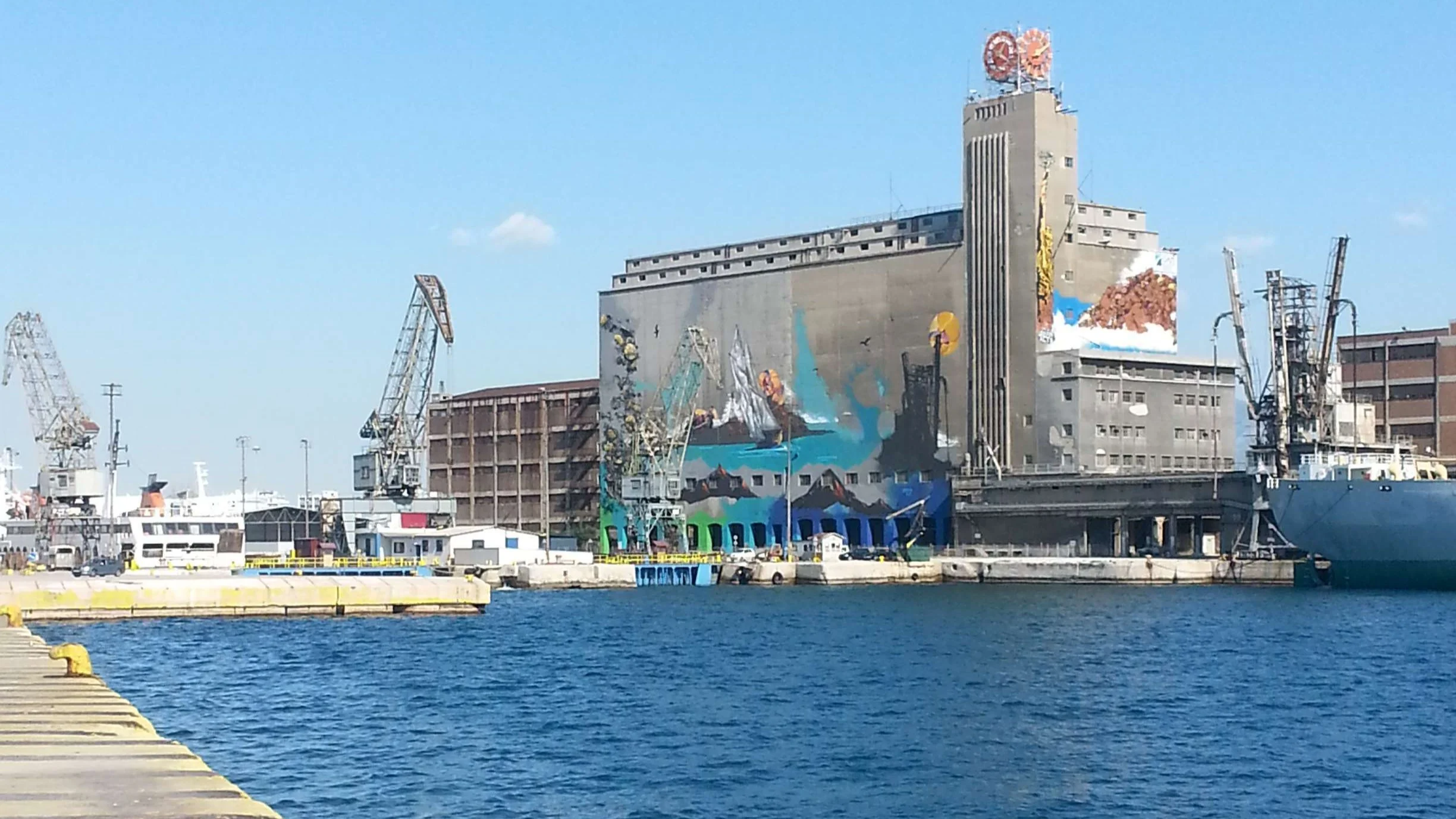 Πειραιάς: Όχημα εξετράπη της πορείας του και κατέληξε στη θάλασσα στην Ακτή Ξαβέρη – Σώος ο οδηγός