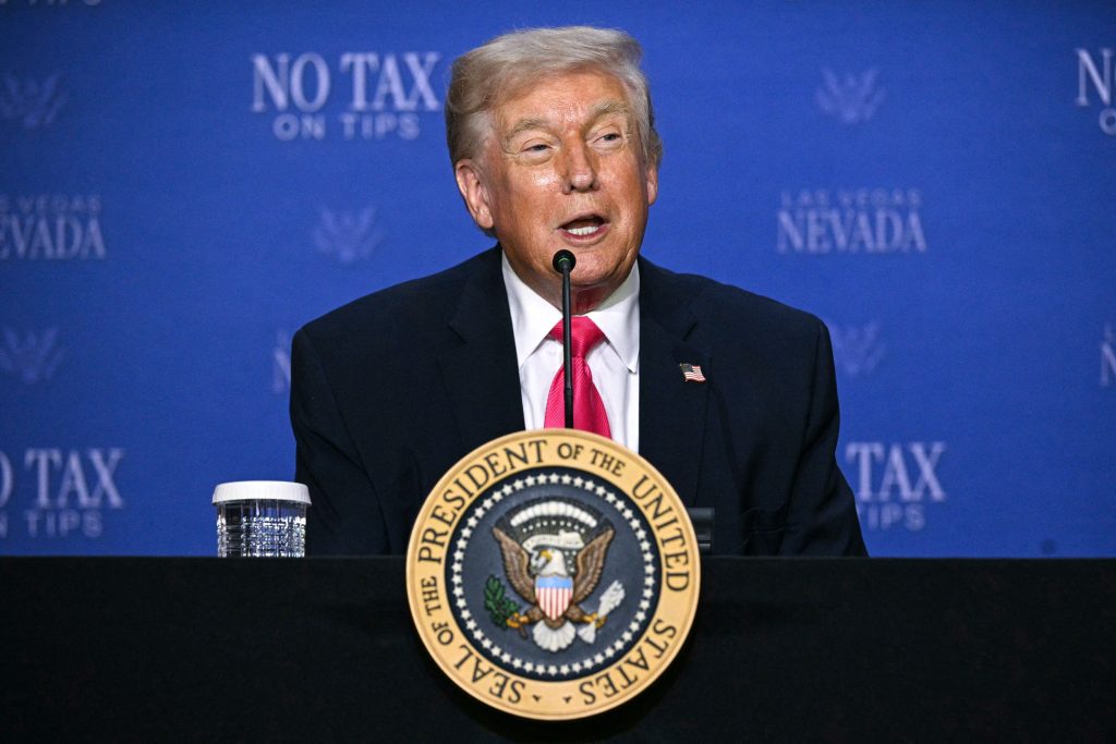 Τραμπ: «Τα Στενά του Ορμούζ είναι πλέον πλήρως ανοιχτά – Ο αποκλεισμός συνεχίζεται μόνο για το Ιράν»