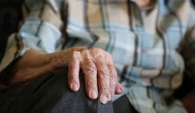 Πύργος: Συνελήφθη αλλοδαπός άνδρας που πήρε τον 2χρονο εγγονό του από το νοσοκομείο ενώ είχε πιει χλωρίνη!