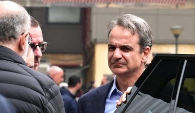 Κ.Μητσοτάκης: Παρέμεινε στον Ευαγγελισμό για δύο ώρες στο πλευρό της συζύγου του