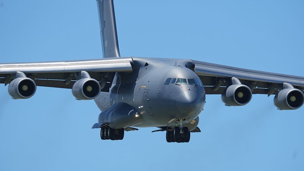 Νέες αναφορές για προσγειώσεις κινεζικών μεταφορικών  αεροσκαφών στο Ιράν – Έσβησαν τους transponders τους