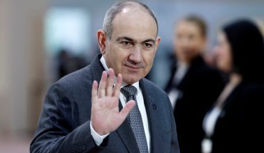 Νικόλ Πασινιάν: Ο πρωθυπουργός της Αρμενίας… βαϊμπάρει με το «Mask Off» του τράπερ Future – Δείτε βίντεο