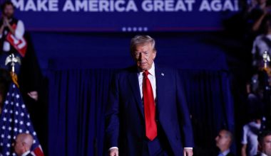 Politico: Ο Ν.Τραμπ «έτοιμος» να κάνει παραχωρήσεις στο Ιράν – «Θέλει απεγνωσμένα να τερματιστεί η σύγκρουση»