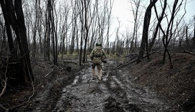 «Road of death» το Ποκρόβσκ: Πτώματα, καταστροφή και αίμα στα προάστια της πόλης – Δείτε βίντεο