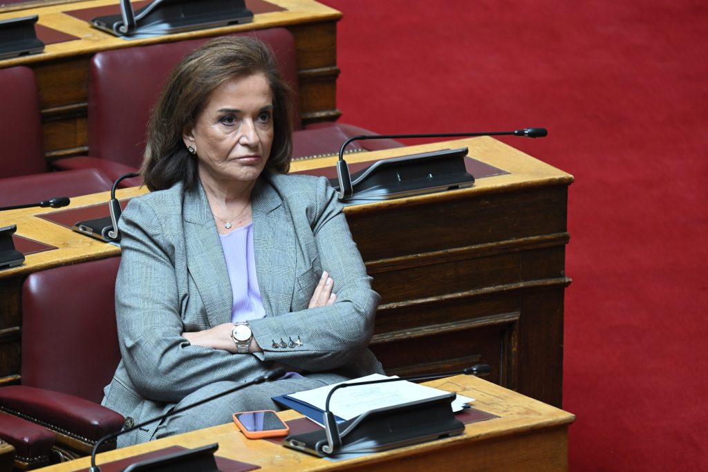 Ντόρα Μπακογιάννη κατά Μακάριου Λαζαρίδη: «Να διευκολύνει τον Κ.Μητσοτάκη και να παραιτηθεί» (βίντεο)