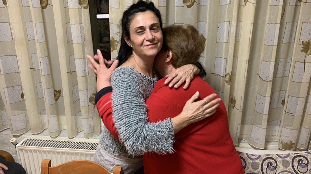 Υπόθεση Μ.Λαζαρίδη: Ξέσπασε η καθαρίστρια από τον Βόλο που είχε φυλακιστεί επειδή πλαστογράφησε το απολυτήριό της