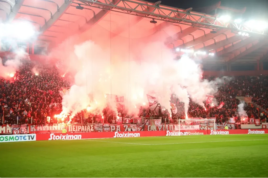 «Καμίνι» το γήπεδο του Ολυμπιακού: Η λίστα με τις 10 πιο καυτές έδρες στην Ευρώπη -Πού βρίσκεται το «Γ.Καραϊσκάκης»