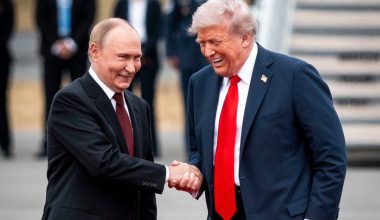 Στα «κρύα του λουτρού» οι Βρυξέλλες: Πράσινο φως των ΗΠΑ στην πώληση ρωσικού πετρελαίου για τουλάχιστον έναν μήνα