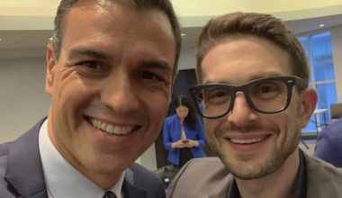 Α.Σόρος και Σάντσεθ μαζί στη Βαρκελώνη σε συνέδριο κατά της «ακροδεξιάς» – Ο γιος του Σορος βασικός χρηματοδότης