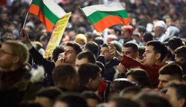 Στις κάλπες σήμερα οι Βούλγαροι εν μέσω φτωχοποίησης μετά την εισαγωγή του ευρώ