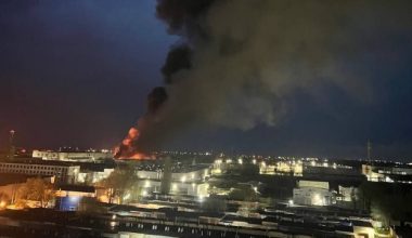 Βίντεο: Η Ουκρανία βομβάρδισε εργοστάσιο κατασκευής drones στη ρωσική πόλη Τάγκαρονγκ