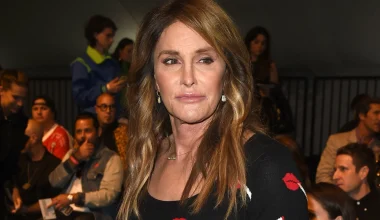 Κέιτλιν Τζένερ: Ζητά από τον Ν.Τραμπ να τη βοηθήσει με το διαβατήριό της – «Έδωσα αγώνα για τη φυλομετάβαση»