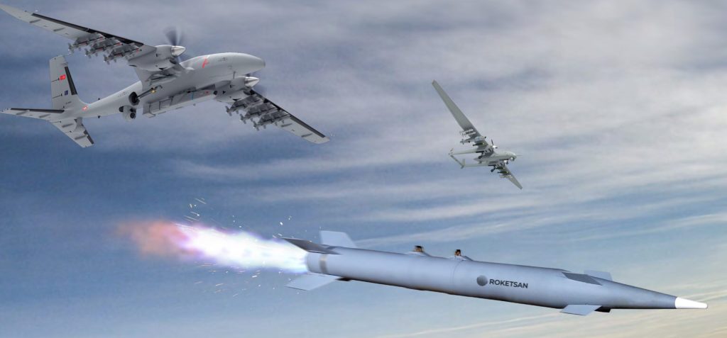 Δείτε βίντεο: Υπερηχητικός βαλλιστικός πύραυλος εκτοξεύεται από τουρκικό Bayraktar Akinci και χτυπά τον στόχο του