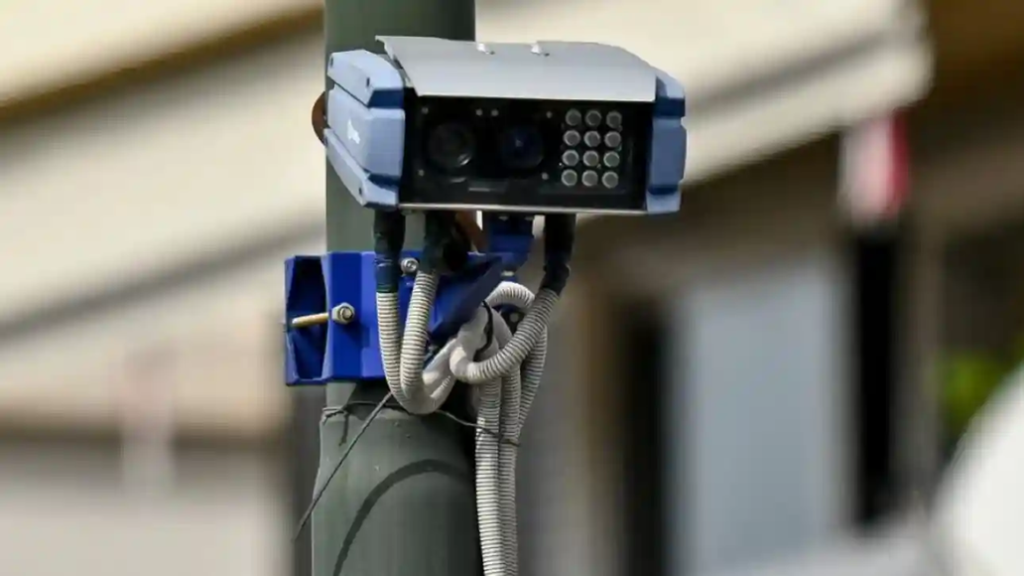 Σε αυτό το δρόμο της Αττικής τοποθετήθηκαν τέσσερις νέες «έξυπνες» κάμερες – Οι παραβάσεις που «γράφουν»