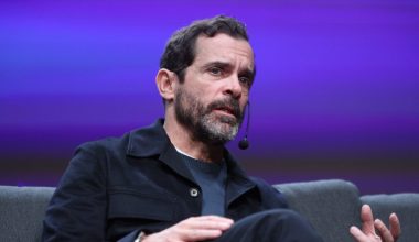 Άθεος δηλώνει ο Κ.Μαρκουλάκης: «Δεν πιστεύω ότι μας ακούει μια ανώτερη δύναμη» (βίντεο)