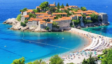 «Αυθεντικοί και φθηνότεροι»: Οι εναλλακτικοί προορισμοί που επιλέγουν οι ταξιδιώτες για το 2026