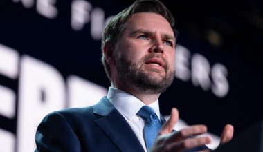 ΗΠΑ: Σε λίγες ώρες στο Πακιστάν ο Τζ.Ντ.Βανς – Αισιόδοξος ο Ντ.Τραμπ για τις συνομιλίες με το Ιράν