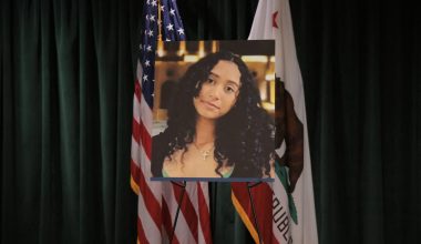 ΗΠΑ: Ο ράπερ D4vd κατηγορείται για τη δολοφονία 14χρονης – Η σορός της βρέθηκε μέσα στο Tesla του (βίντεο)