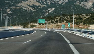 «Κινούμενος κίνδυνος»: Oδηγούσε ανάποδα για 6,5χλμ στην Ιόνια Οδό και είπε πως… μπερδεύτηκε (βίντεο)