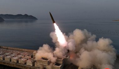 Βόρεια Κορέα: Επιτυχημένη δοκιμή του νέου πυραύλου Hwasong-11Ra