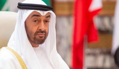 Το «πετροδολάριο» κινδυνεύει: Τα ΗΑΕ «στερεύουν» από «ρευστό» και θα πωλούν πετρέλαιο σε… κινεζικά γιουάν