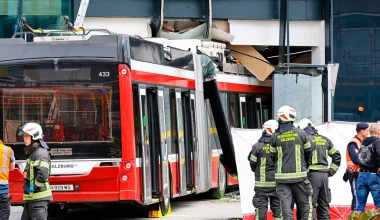 Αυστρία: Τρόλεϊ «χώθηκε» σε σούπερ μάρκετ – Ένας νεκρός και αρκετοί τραυματίες