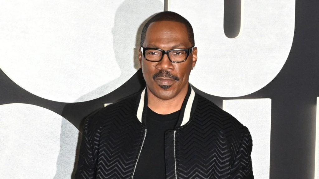 Συγκινήθηκε ο Έντι Μέρφι για το 51o βραβείο Συνολικής Προσφοράς: «Θα πάω στα παρασκήνια και θα κλάψω»