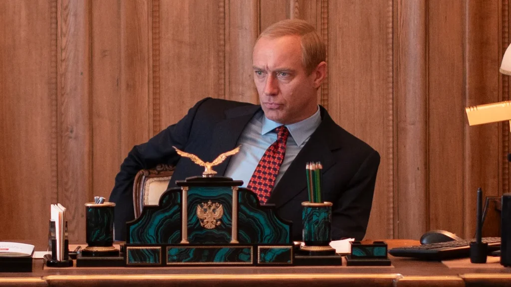 Χαμός στα social media για τον Τζουντ Λο: Έγινε αγνώριστος για να υποδυθεί τον Β.Πούτιν – Δείτε φωτογραφίες