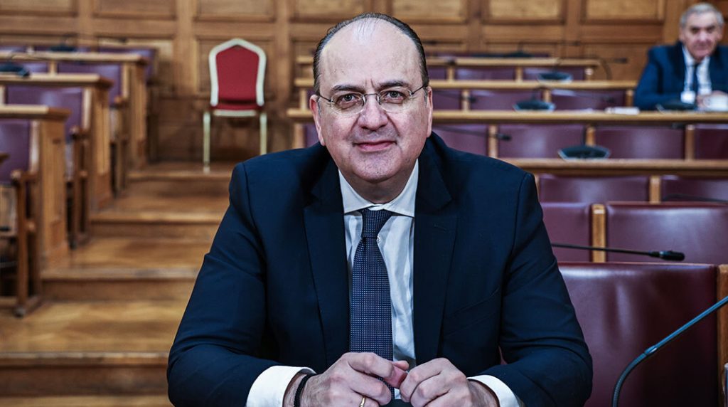 Η δυσκολία αντικατάστασης ενός ακατάλληλου υφυπουργού: Μετά από 7 χρόνια όλοι έχουν δείξει τις «ικανότητές» τους