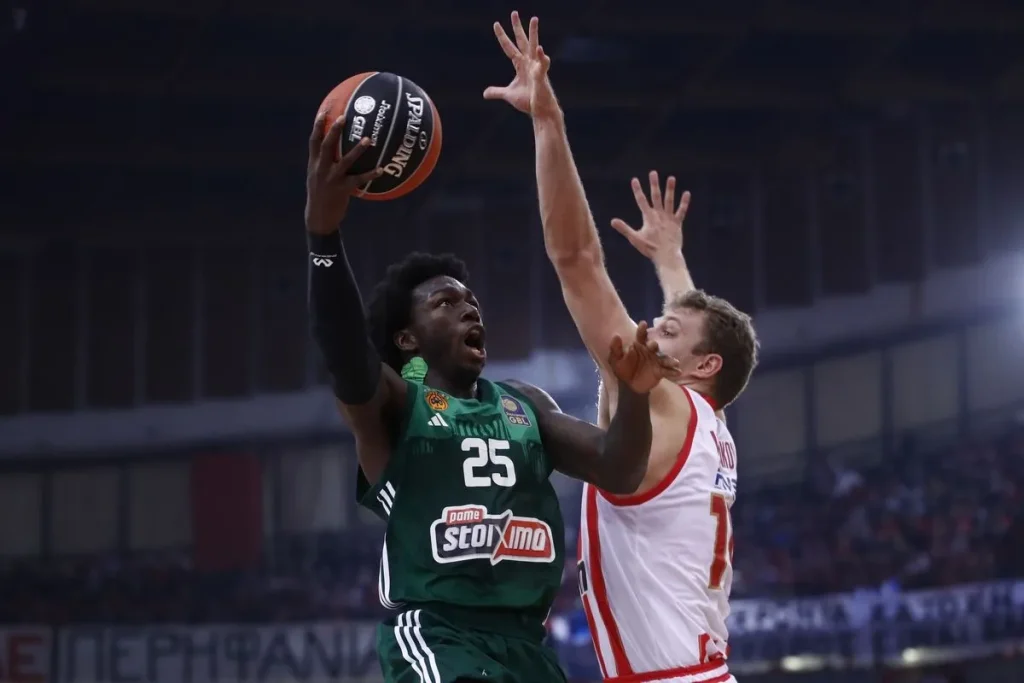 Ο Κέντρικ Ναν «έβγαλε το καπέλο» στον Βεζένκοφ: Τον επέλεξε για MVP της Euroleague – Η πεντάδα του Αμερικανού σταρ