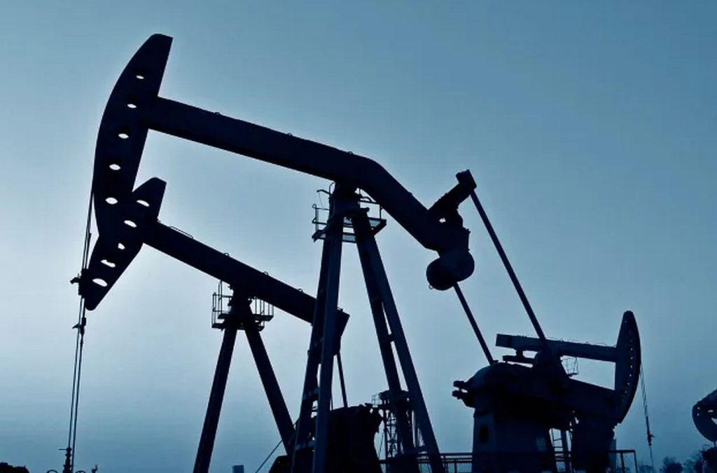 «Ράλι» τιμών στο πετρέλαιο με φόντο την ένταση στα Στενά του Ορμούζ