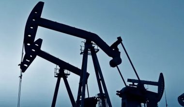 «Ράλι» τιμών στο πετρέλαιο με φόντο την ένταση στα Στενά του Ορμούζ