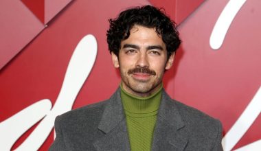 Σε πελάγη ευτυχίας ο τραγουδιστής Τζο Τζόνας: Δείτε το Πορτορικανό μοντέλο που του «έκλεψε» την καρδιά (φωτο)