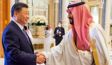 Νέα παρέμβαση της Κίνας: Ο Σι Τζινπίνγκ τηλεφώνησε στον πρίγκιπα της Σαουδικής Αραβίας για τα Στενά του Ορμούζ