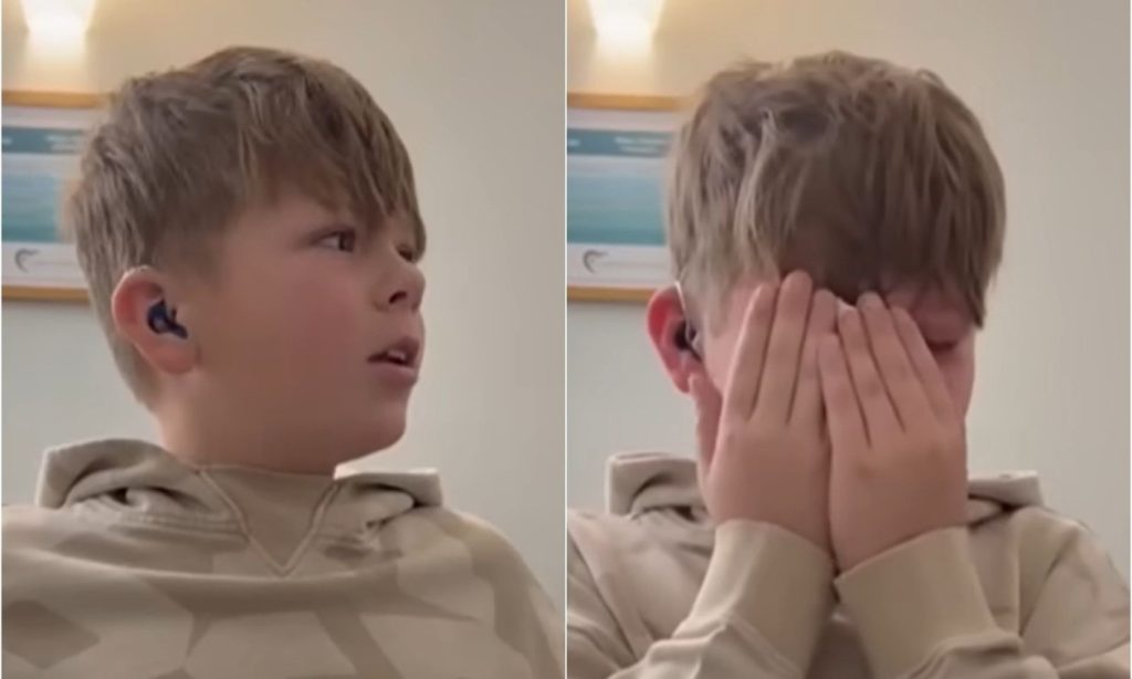 ΗΠΑ: Δείτε τη συγκινητική στιγμή που 11χρονος ακούει για πρώτη φορά – «Έτσι ακούγεται ένας βάτραχος;» (βίντεο)
