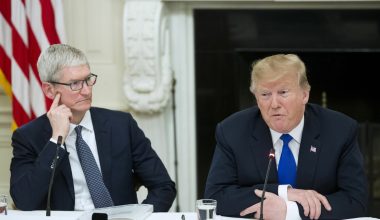 Ν.Τραμπ για CEO της Apple Τ.Κουκ: «Κάποτε με είχε παρακαλέσει για να λύσω ένα πρόβλημά του»