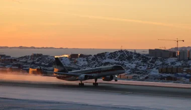 Γροιλανδία: Εκκενώθηκε το αεροδρόμιο στην πρωτεύουσα Νούουκ μετά από απειλή για βόμβα