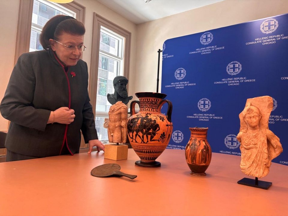 Πέντε αρχαία έργα τέχνης επέστρεψαν στην Ελλάδα – Βρίσκονταν στην κατοχή της οικογένειας Richard και Mary L. Gray