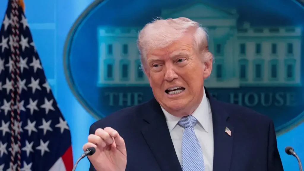 Ντ.Τραμπ: «Το Ιράν έχει παραβιάσει επανειλημμένα την κατάπαυση πυρός»